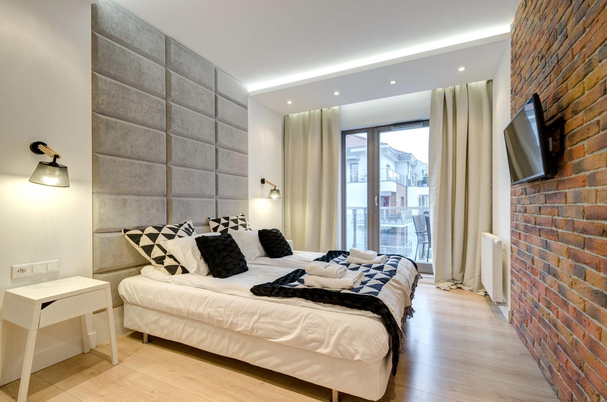 Domotel Waterlane กดัญสก์ ภายนอก รูปภาพ