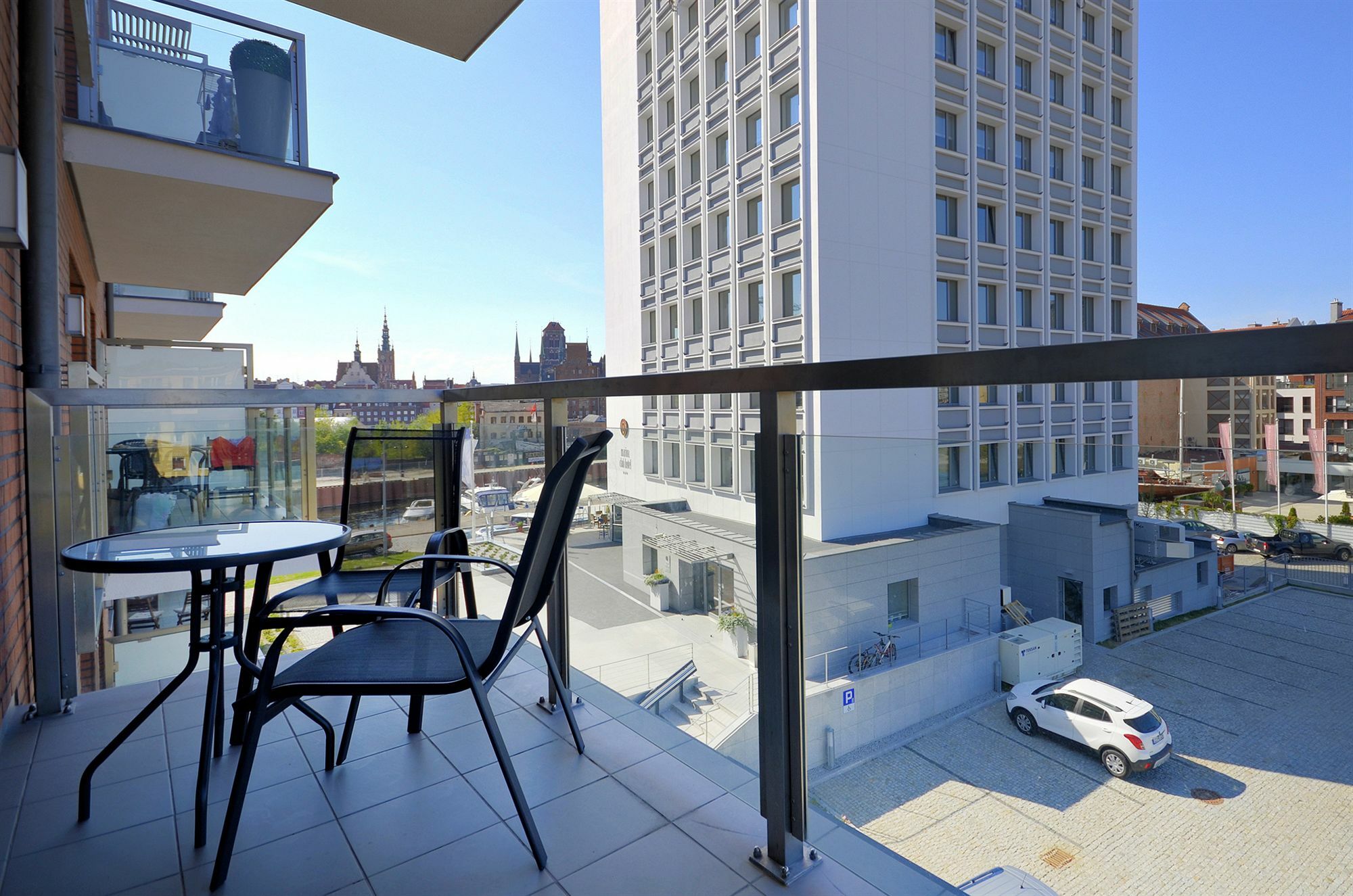Domotel Waterlane กดัญสก์ ภายนอก รูปภาพ